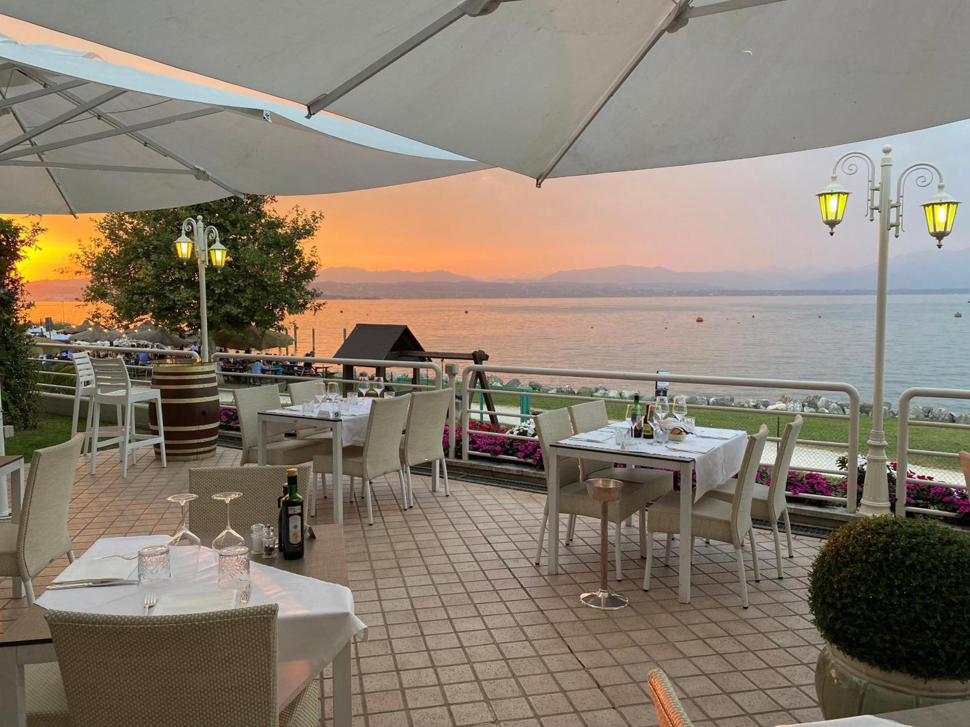 Hotel Aquila D'Oro Desenzano Desenzano del Garda Exterior photo